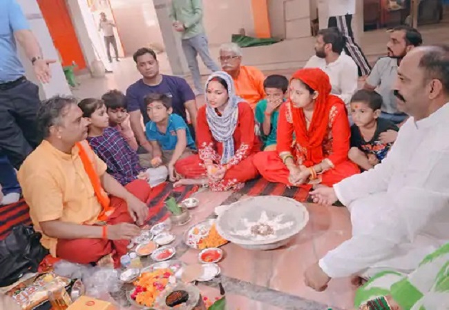 बुर्के की कैद, हलाला से तंग दो मुस्लिम महिलाओं ने इस्लाम छोड़ हिंदू लड़कों से की शादी
