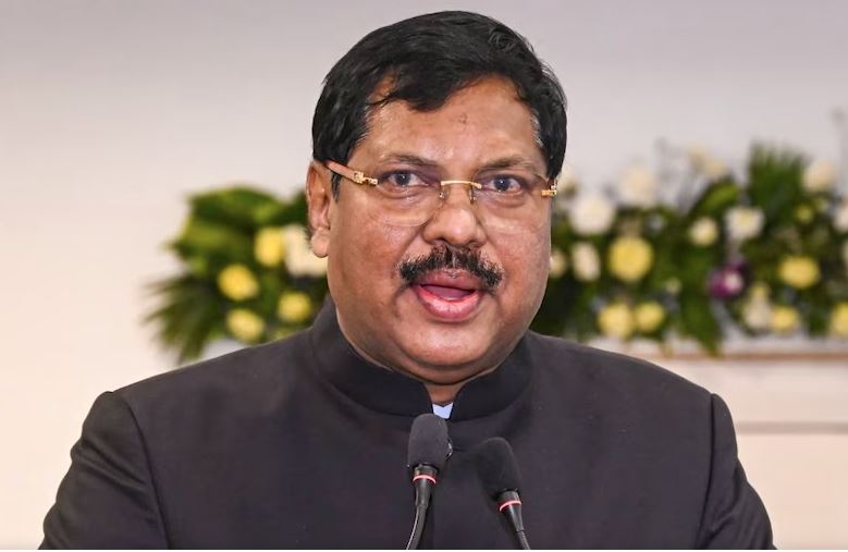 CJI भूषण गवई ने अपने स्कूल पहुंचकर मराठी में किया संबोधित, बोले- मातृभाषा में पढ़ाई जीवन मूल्यों की रखती है नींव…