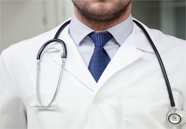 Maharashtra News : होम्योपैथ डॉक्टर छह महीने के कोर्स के बाद लिख सकेंगे एलोपैथी दवाएं, एमएमसी फैसले का आईएमए ने किया विरोध