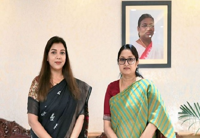 केंद्रीय मंत्री से मिलीं डॉ प्रियंका मौर्य, डिजिटल स्पेस को मर्यादित और सुरक्षित बनाने की सरकार से की मांग