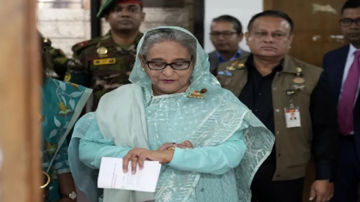 Former Prime Minister Sheikh Hasina : पूर्व बांग्लादेश पीएम शेख हसीना को लगा बड़ा झटका, कोर्ट ने सुनाई 6 महीने जेल की सजा