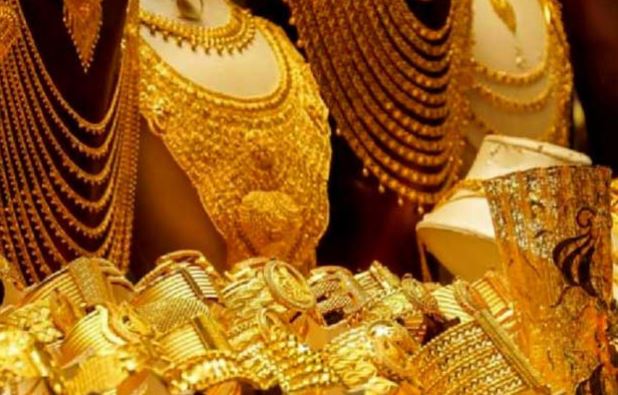 गुरू पूर्णिमा के पहले सस्ता हुआ सोना, चांदी जस के तस