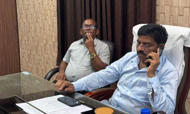 कानपुर के CMO डॉ. उदयनाथ ने जारी किया फरमान, जांच पूरी होने तक डॉ. हरिदत्त नेमी को किसी भी दस्तावेज़ पर हस्ताक्षर करने का अधिकार नहीं