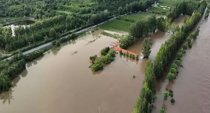 Heavy Rain In Beijing : उत्तरी बीजिंग में भारी बारिश से 30 लोगों की मौत , लापता लोगों की खोज और बचाव कार्य जारी
