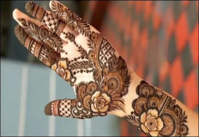 Hariyali Teej 2025 : हरियाली तीज के लिए सबसे आसान और सुंदर मेहंदी के डिजाइन, इसे देखकर खुद लगा सकते हैं आप