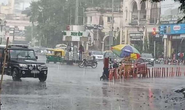 लखनऊ सहित 8 जिलों में भारी बारिश व वज्रपात की चेतावनी