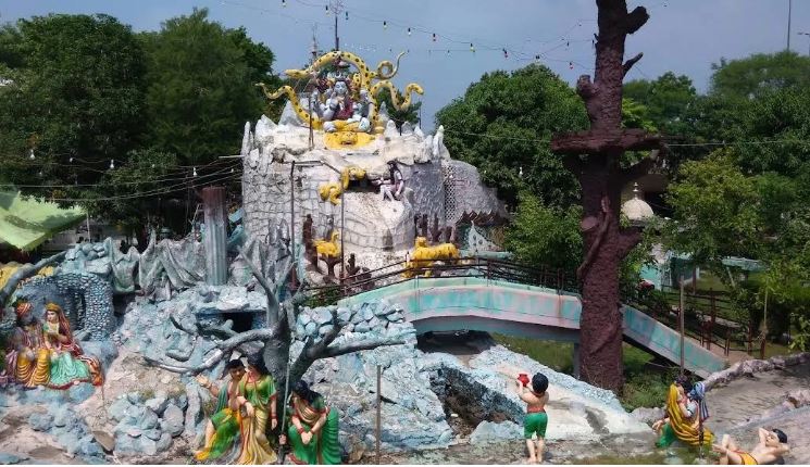Mahadev temples in Delhi: सावन के पावन महीने में केवन इन तीन शिव मंदिरों के कर लें दर्शन तो, ​होंगी सारी इच्छा पूरी