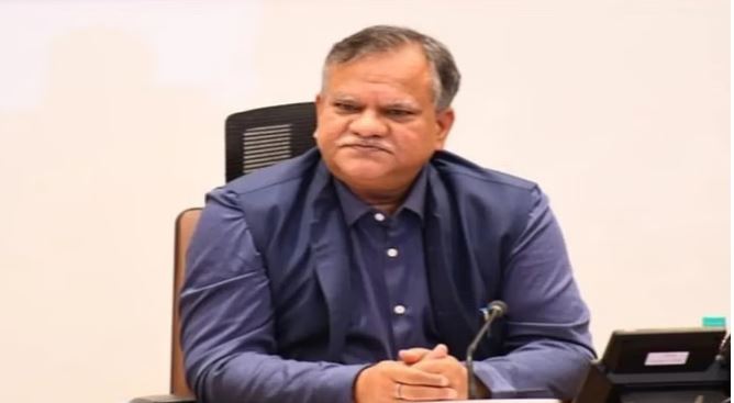 मुख्य सचिव मनोज कुमार सिंह को मिलेगा ​सेवा विस्तार! CM योगी के भरोसेमंद अफसरों में हैं शामिल