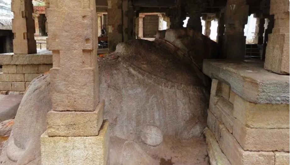 आंध्र प्रदेश कुरनूल के इस मंदिर में बढ़ता है हर साल नंदी महाराज की मूर्ती का आकार