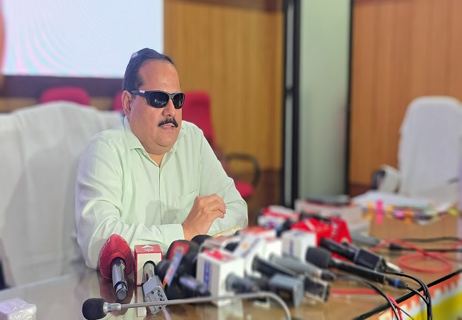 वोटर की फोटो साफ-सुथरी और कैसे त्रुटि रहित हो मतदाता सूची? लखनऊ में आज 38 डीएम को दिया गया प्रशिक्षण