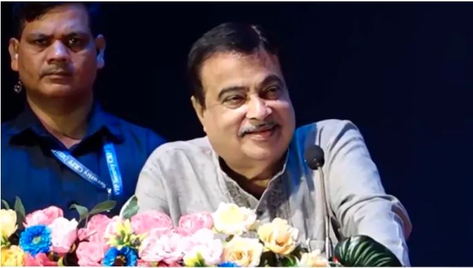 नितिन गडकरी ने महागठबंधन को अंजे, पंजे और गंजे बताते हुए बिहार की जनता से एनडीए को वोट देने की अपील