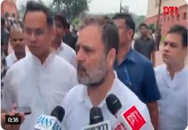 Parliament Monsoon Session 2025 Live : लोकसभा दोपहर 2 बजे तक स्थगित, राहुल गांधी बोले- विपक्ष के सदस्यों को सदन में बोलने की अनुमति नहीं