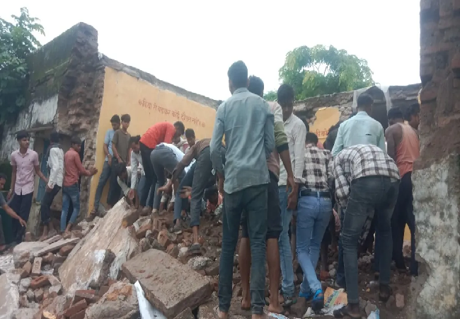 Jhalawar School Collapses:राजस्थान में सरकारी स्कूल की छत गिरने से 4 बच्चों की मौत ,कई हुए जख्मी