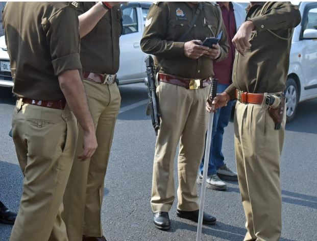 एमपी में वर्दी के सम्मान को लेकर अलर्ट जारी, अब  पुलिस को खाकी में रील बनाना पड़ेगा भारी