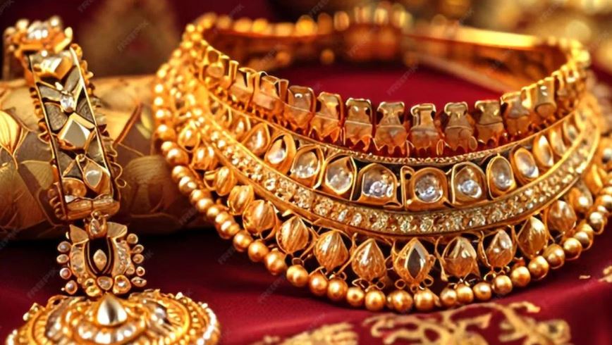 Bullion Market: सोने चांदी के रेट में लगातार आ रहा उछाल, जानिए आज बुधावार का ताजा रेट