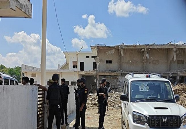 धर्मांतरण और राष्ट्र विरोधी गतिविधियों में शामिल जमालुद्दीन उर्फ छांगुर को लेकर बलरामपुर पहुंची एटीएस, पूछताछ जारी