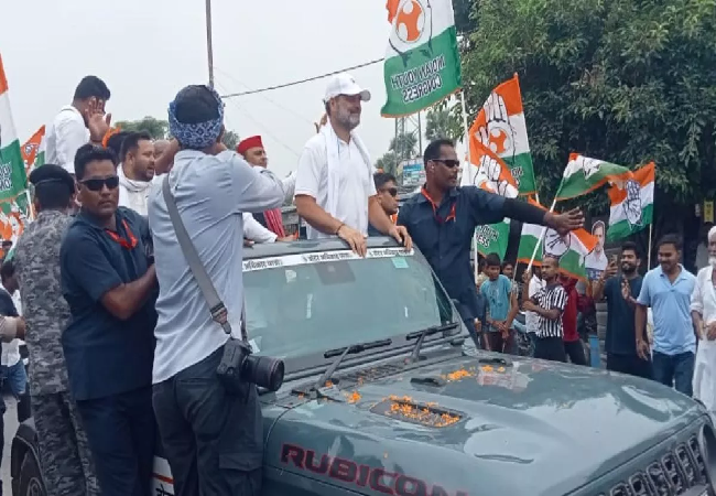 Bihar Politics: राहुल-तेजस्वी को मिला अखिलेश यादव का साथ, सारण की Voter Adhikar Yatra में हुए शामिल