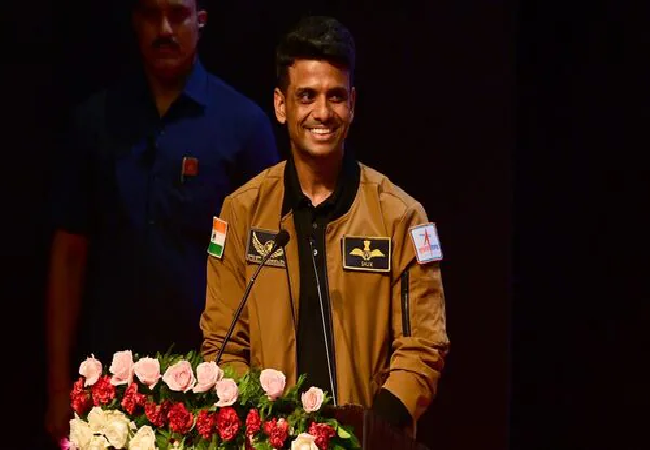 Shubhanshu Shukla: गगनयात्री ग्रुप कैप्टन शुभांशु शुक्ला का लखनऊ प्रवास बढ़ा, अब शनिवार तक रुकेंगे