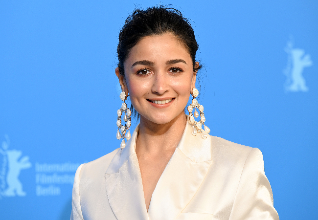 Alia Bhatt Post:  ‘ये प्राइवेसी का उल्लंघन है…’, नए घर की तस्वीरें वायरल होने पर भड़कीं Alia Bhatt
