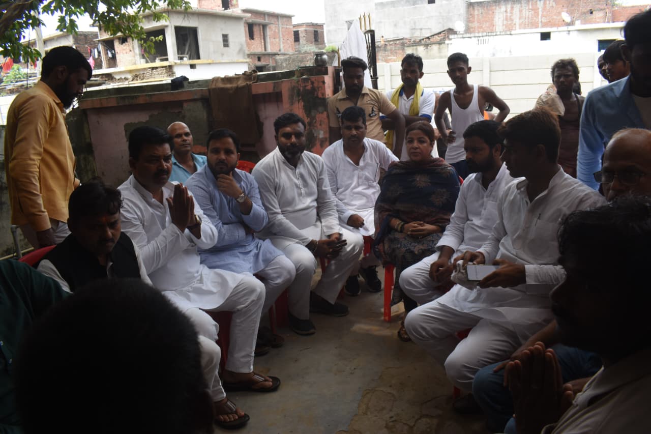 संजय सिंह ने मृतक कुंज बिहारी निषाद के परिजनों से की बात, बोले- तीन दिन के अंदर दोषी नहीं हुए गिरफ्तार तो आप करेगी आंदोलन