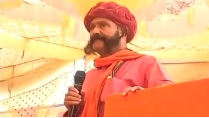 VIDEO-केसरिया महापंचायत में मंच से दहाड़े ठाकुर कुंवर अजय प्रताप सिंह, बोले- बेटी को दहेज दो या न दो, तलवार और कट्टा जरूर दो