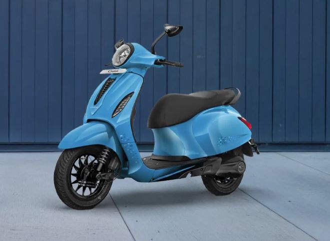 Bajaj Chetak :  बजाज चेतक का प्रोडक्शन कंपनी ने फिर किया शुरू, त्योहारी सीजन में मिलेगा फुल स्टॉक