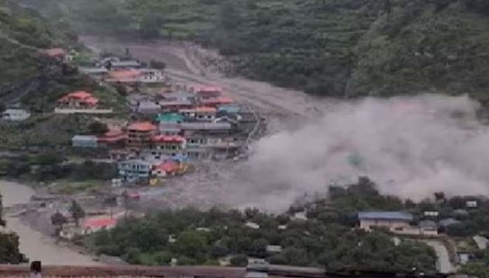 Uttarakhand Dharali village cloud burst : उत्तराखंड के धराली गांव में फटा बादल, सैलाब ने तबाही का कहर बरपा दिया