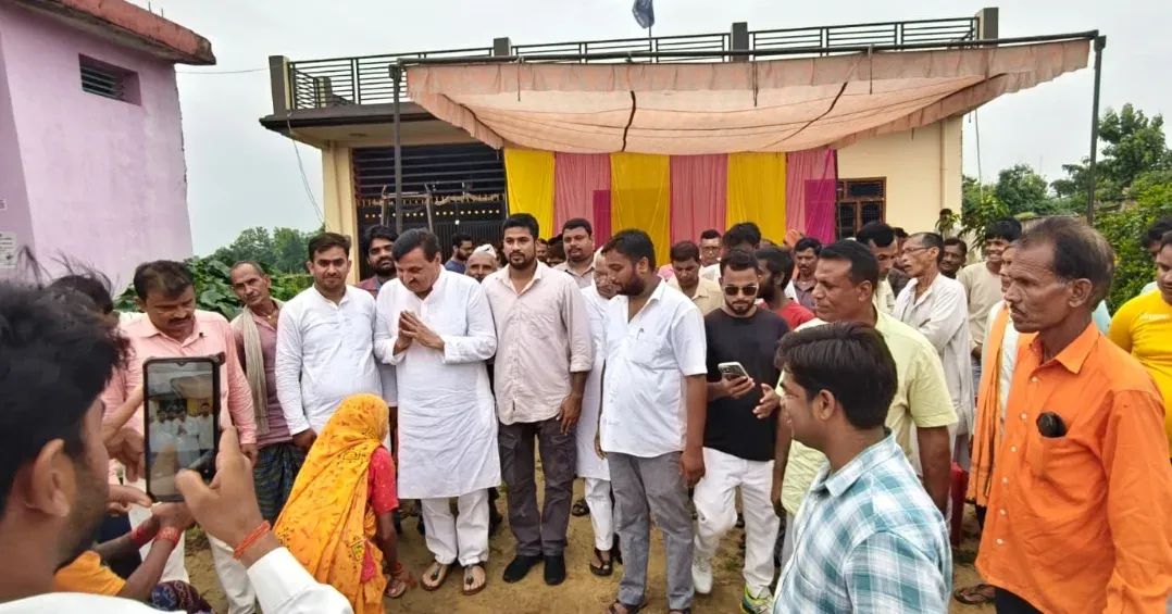 डगरूपुर चौराहे पर अमरमणि और अमन मणि त्रिपाठी ने सुनी जनसमस्याएं