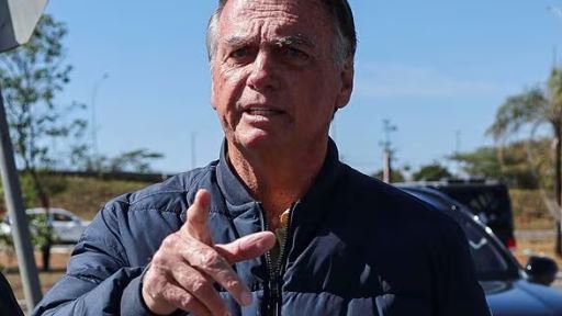 Former President Bolsonaro under house arrest : ब्राजील के पूर्व राष्ट्रपति जेयर बोल्सोनारो नजरबंद , लगा ये आरोप