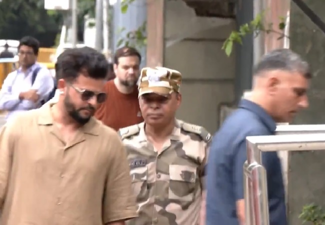 पूर्व क्रिकेटर सुरेश रैना पहुंचे ईडी दफ्तर, अवैध सट्टेबाजी ऐप से जुड़े मनी लॉन्ड्रिंग केस में दर्ज कराएंगे बयान