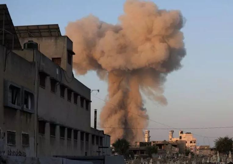 Israel Hamas War : गाजा में पत्रकारों समेत 20 लोगों की मौत, अस्पताल पर गिरा था बम