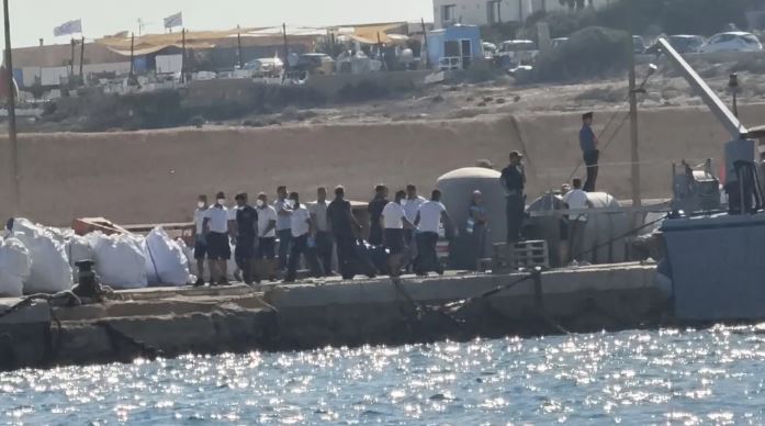 Italy :  इटली में लैम्पेदुसा द्वीप के पास प्रवासियों से भरी नाव पलटी, दर्दनाक हादसे में 26 की मौत , कई लापता