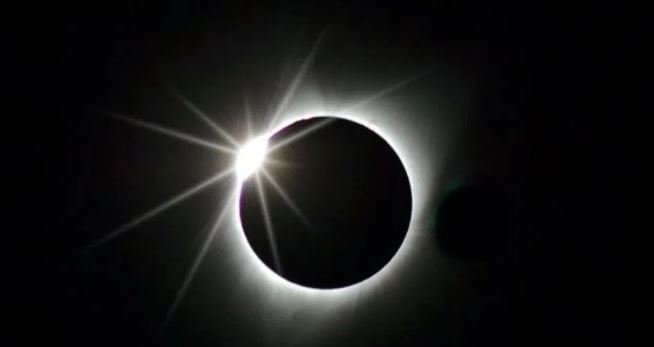 Lunar eclipse : इस दिन लगेगा साल का आखिरी चंद्रग्रहण, जानें काल कब से कब तक रहेगा सूतक काल