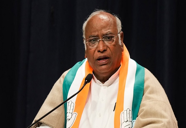 विपक्ष चाहता है बिहार मतदाता सूची पर संसद में हो गहन चर्चा, सरकार ने साधी चुप्पी— खरगे