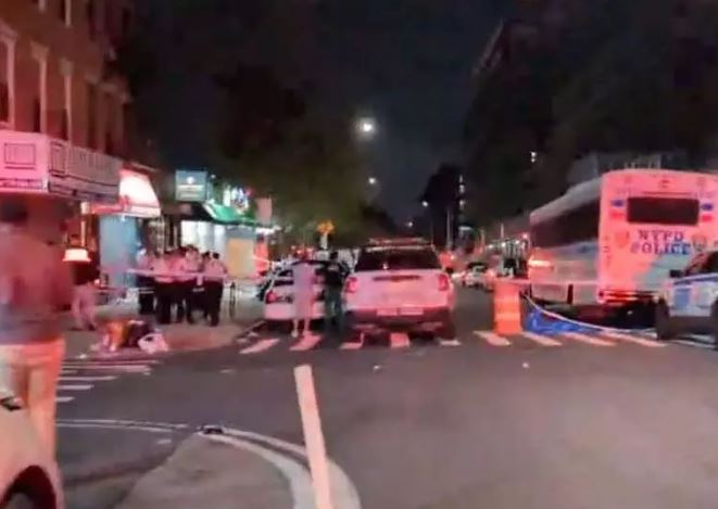 New York Shootout : न्यूयॉर्क शहर के टेस्ट ऑफ द सिटी लाउंज गोलीबारी में 3 लोगों की मौत , 8 घायल