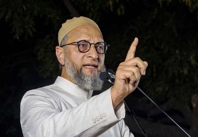 सुप्रीम कोर्ट में वादा किया क़ि बाबरी मस्जिद को हाथ नहीं लगाया जाएगा, पुलिस की मौजूदगी में उसको शहीद कर दिया : असदुद्दीन ओवैसी