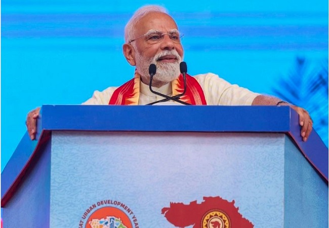 PM Modi ने ‘ई-विटारा’ को दिखाई हरी झंडी, बोले- भारत की आत्मनिर्भरता और हरित गतिशीलता की दिशा में आज का दिन अहम