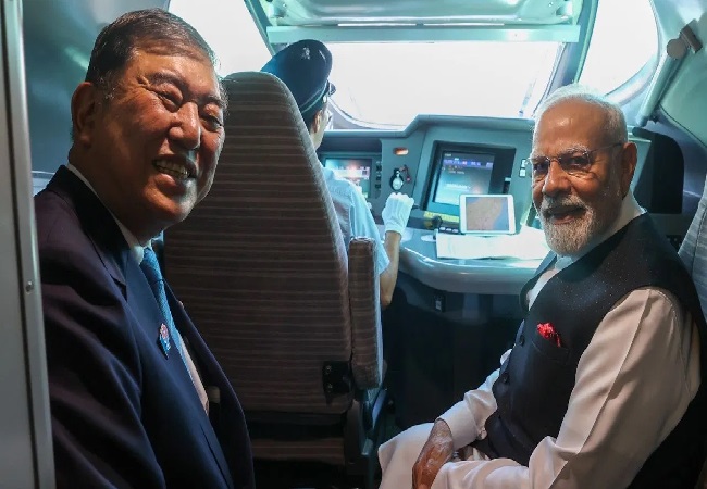 पीएम मोदी ने जापानी प्रधानमंत्री को दिया बेहद खास तोहफा, तस्वीर आयी सामने