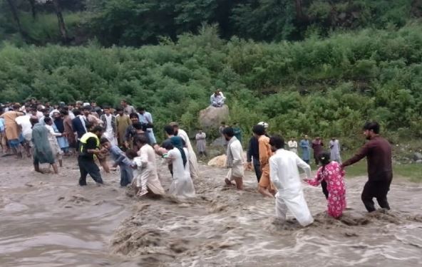 Pakistan Khyber Pakhtunkhwa flood : पाकिस्तान के खैबर पख्तूनख्वा में बाढ़ ने मचाई तबाही, 200 से ज्यादा लोगों की मौत