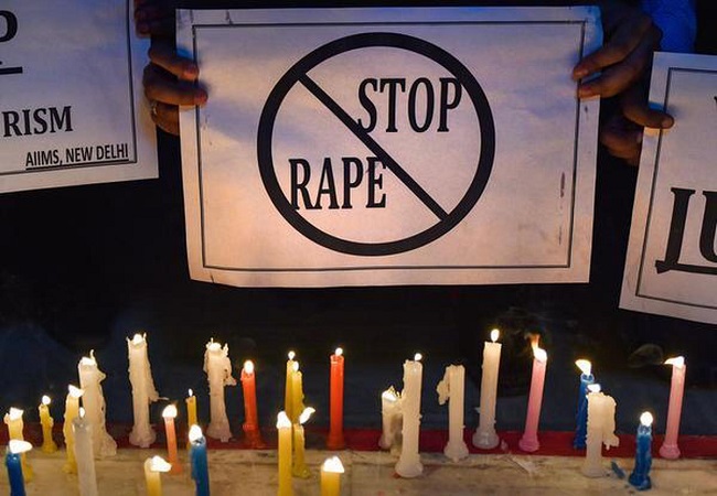 दलित नाबालिग किशोरी को उठा कर तीन घंटे तक किया गैंगरेप, हिंदू संगठन ने संभाला मोर्चा