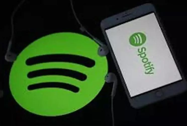  Spotify Custom Transition Feature : स्पॉटिफ़ाई ने कस्टम ट्रांज़िशन के साथ डीजे जैसी प्लेलिस्ट मिक्सिंग का किया परीक्षण , जानें नये फीचर की पावर  