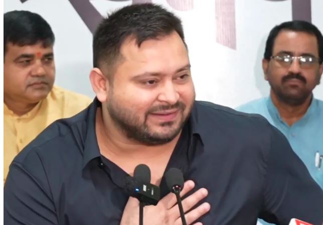 महागठबंधन का सीएम फेस बनते ही तेजस्वी ने भरी हुंकार, बोले- बिहार की 20 साल पुरानी निकम्मी सरकार को उखाड़कर फेंकेंगे