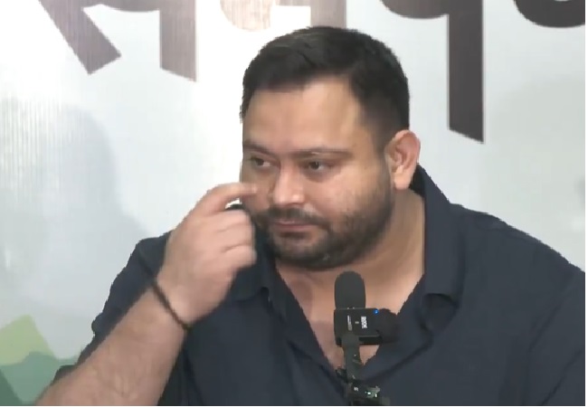 तेजस्वी यादव का नाम मतदाता सूची से कटा! RJD नेता बोले- मेरा नाम वोटर लिस्ट में नहीं, मैं कैसे चुनाव लड़ूंगा?