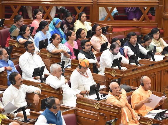 UP Legislature Monsoon Session: यूपी में स्कूल मर्जर पर विपक्ष ने दागे सवाल, शिक्षा मंत्री बोले- शुरू किए 3.5 हजार प्ले स्कूल