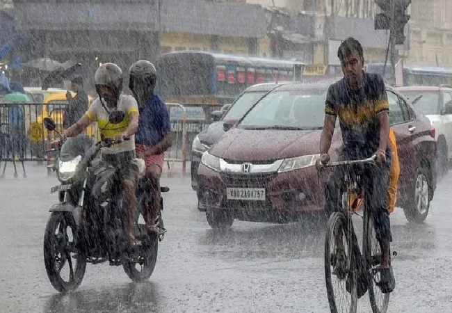 UP Hailstorm Alert : यूपी में मौसम का यू-टर्न, 11 जिलों में ओले गिरने व 15 में मूसलाधार बारिश का अलर्ट