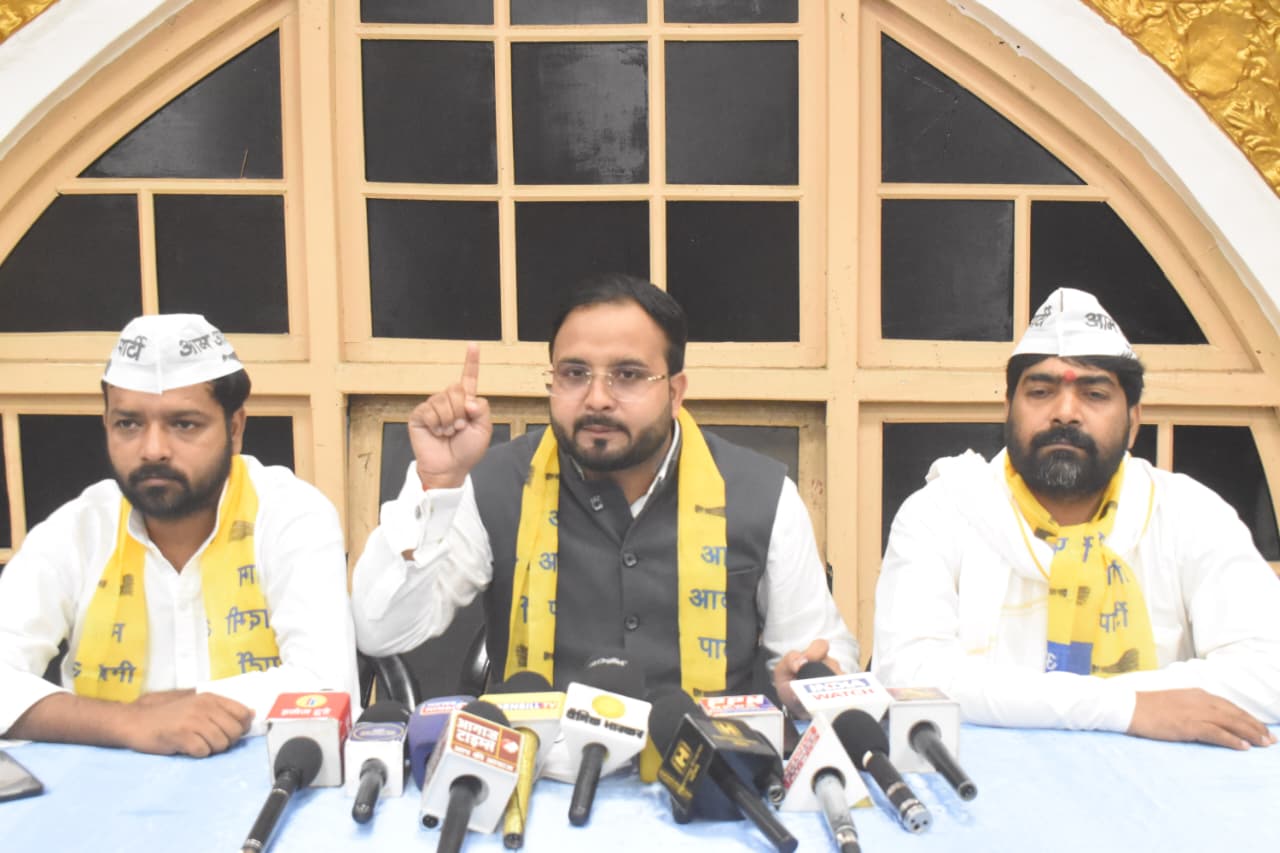 पीएम मोदी की फ़र्ज़ी डिग्री से ध्यान भटकाने के लिए सौरभ भारद्वाज के घर ईडी ने मारा छापा : वंशराज दुबे