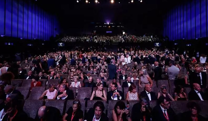 Venice Film Festival 2025 :  स्टार पावर के साथ वेनिस फिल्म महोत्सव का आगाज़ , हॉलीवुड के दिग्गजों का लगा मेला