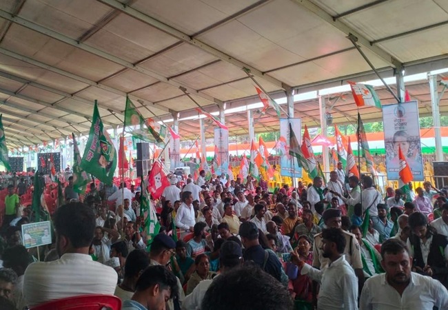 Vote Adhikar Yatra: आज से राहुल गांधी की ‘वोट अधिकार यात्रा’, सासाराम में पहुंच रहे इंडिया गठबंधन के समर्थक