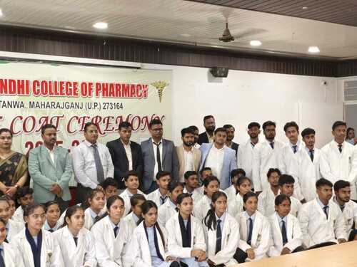 राजीव गांधी फार्मेसी कॉलेज में श्वेत कोट समारोह आयोजित