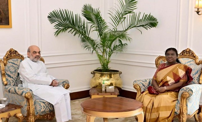 पीएम मोदी के बाद गृहमंत्री अमित शाह ने की राष्ट्रपति से मुलाकात, सियासी गलियारों में लग रहे हैं ये कयास?